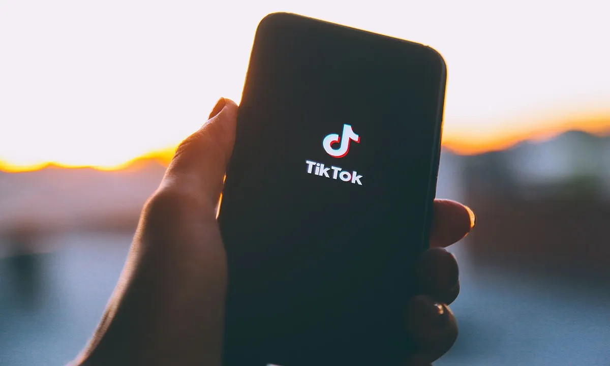 TikTok recopiló información sobre sus usuarios