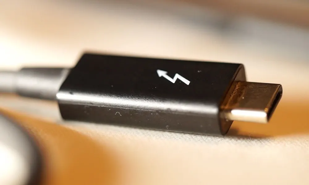Así puedes comprobar si te afecta el nuevo fallo de seguridad de Thunderbolt