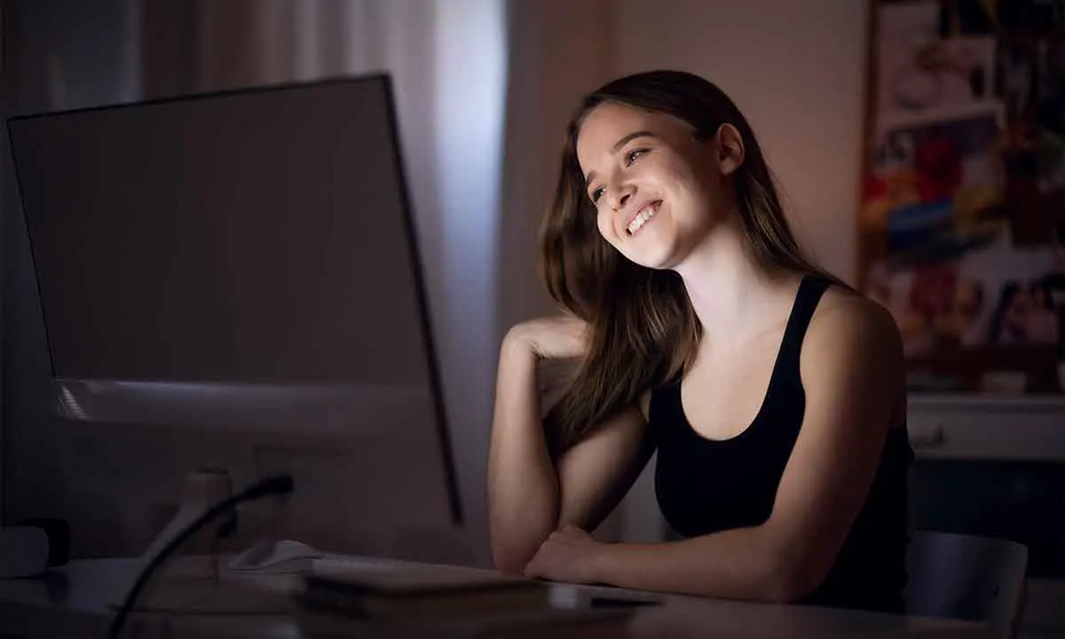 Doxing: los riesgos de ligar a través de la red